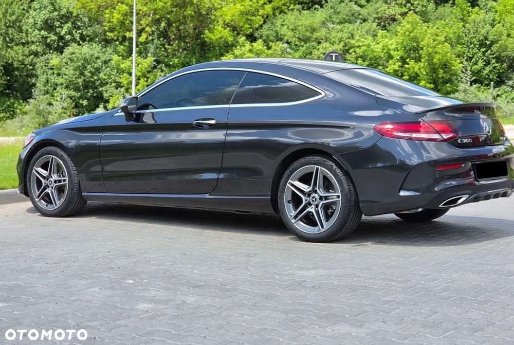 Mercedes-Benz Klasa C 300 9G-TRONIC AMG Line - 13