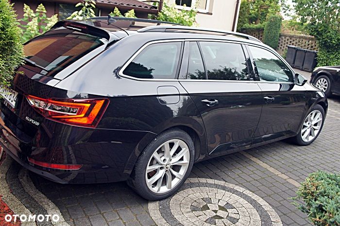 Skoda Superb 2.0 TDI DSG Sportline - 15