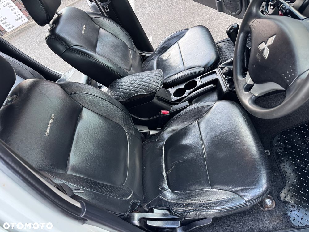 Mitsubishi L200 2.5 DID DC Intense + - 16