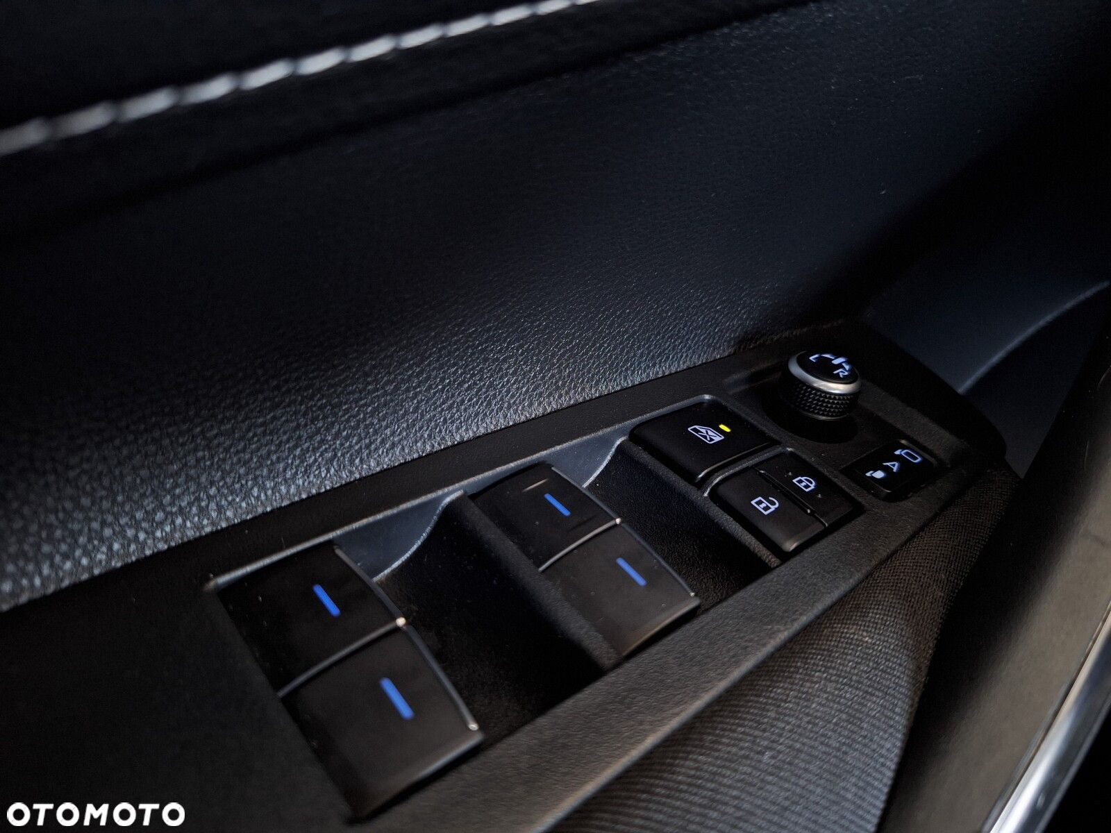 Toyota Corolla 1.8 Hybrid Comfort - 38