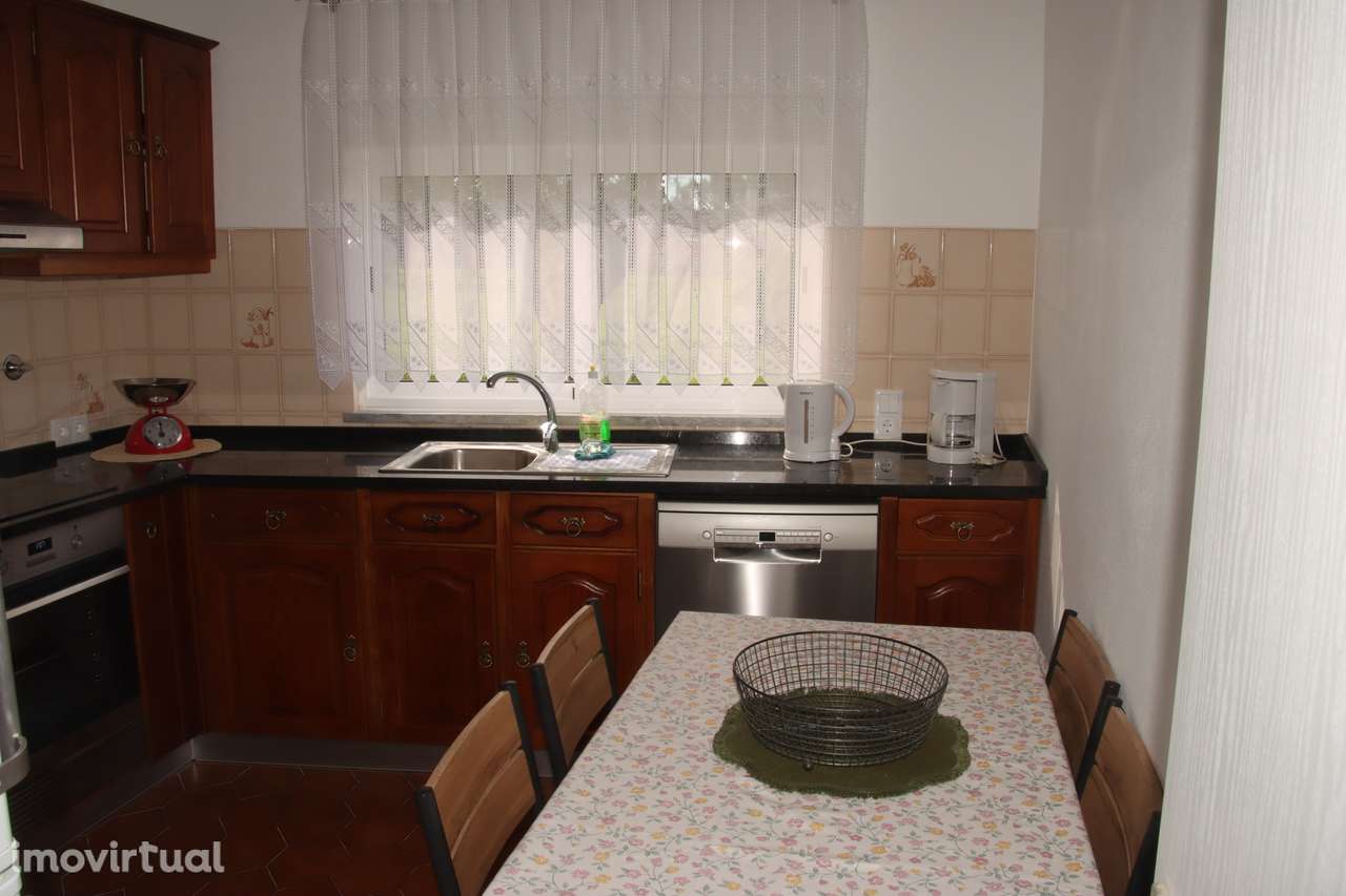 Arrendamento de Quarto em ambiente calmo e organizado - Grande imagem: 4/9