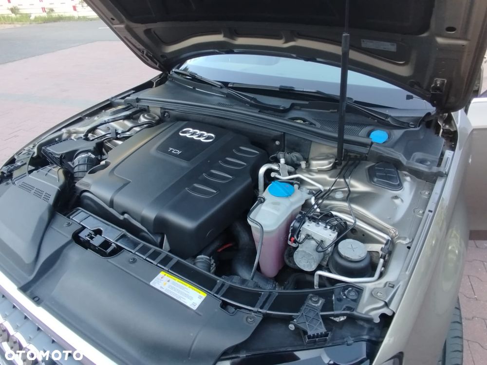 Audi A4 Avant 2.0 TDI DPF multitronic S line Sportpaket - 13
