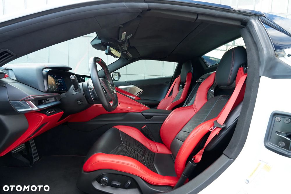 Chevrolet Corvette - 12