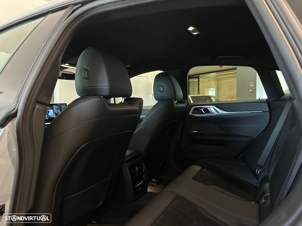 BMW i4 eDrive40 Pack Desportivo M - 31