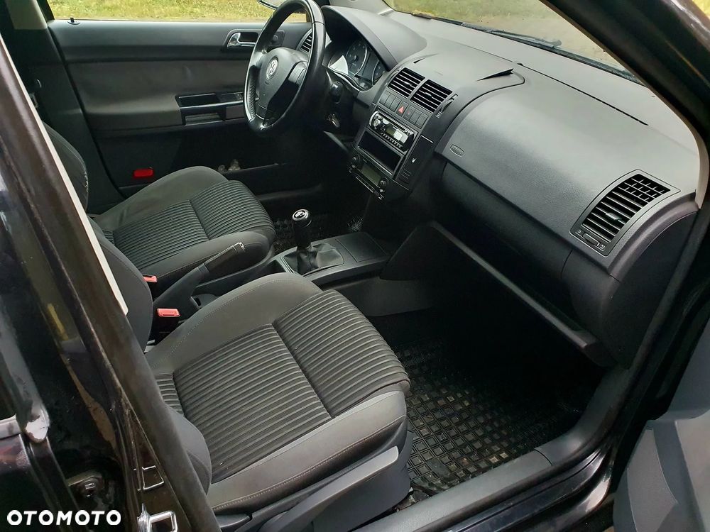 Volkswagen Polo 1.4 16V Comfortline - 5