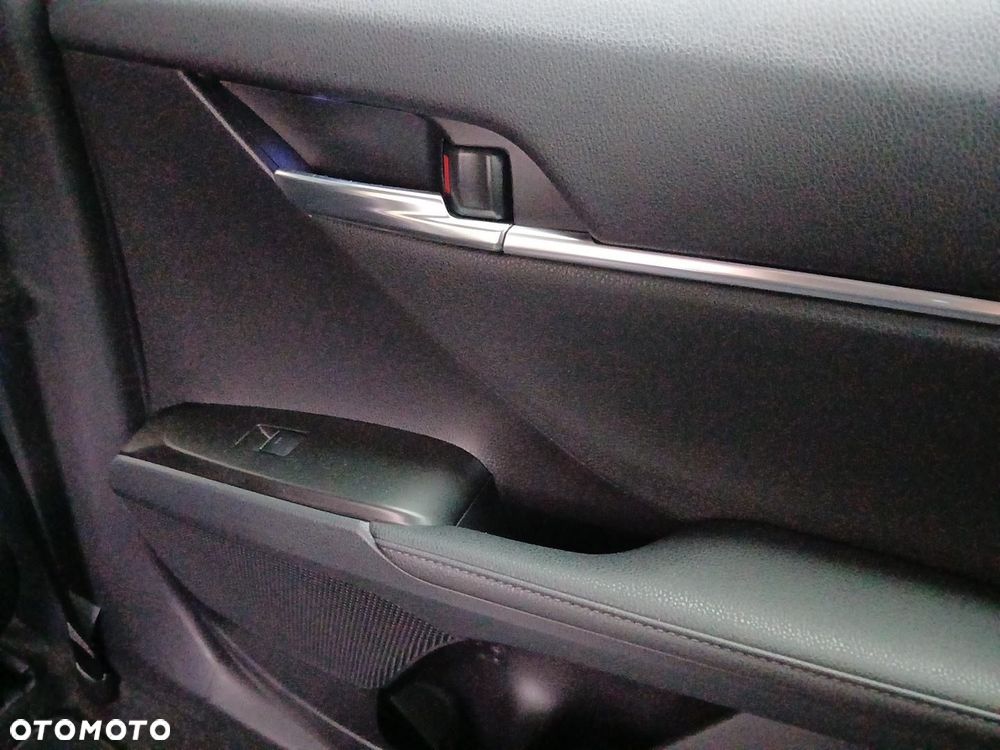 Toyota Camry 2.5 Hybrid Executive CVT - 39