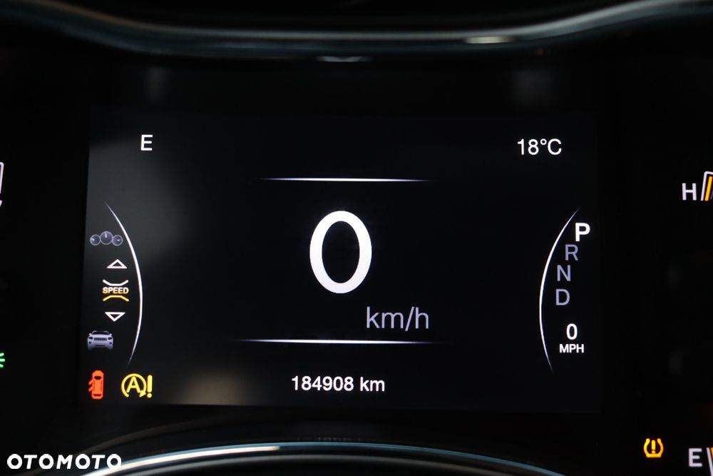 Jeep Grand Cherokee - 29