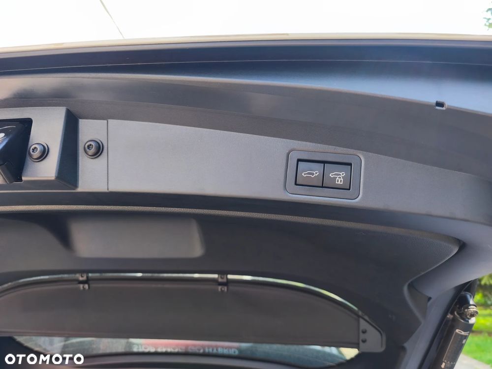 Toyota Corolla 2.0 Hybrid GR Sport Dynamic - 16