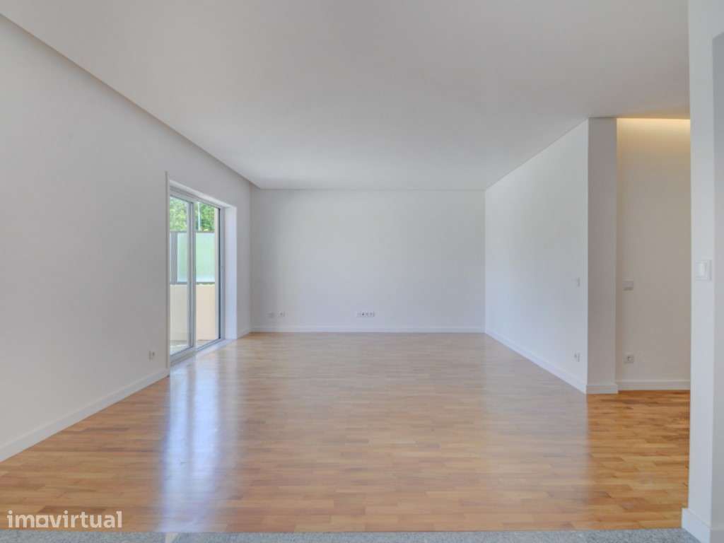 T3 Totalmente Remodelado | 3 Frentes | Terraço de 120 m² | Aldoar, ... - Grande imagem: 2/24