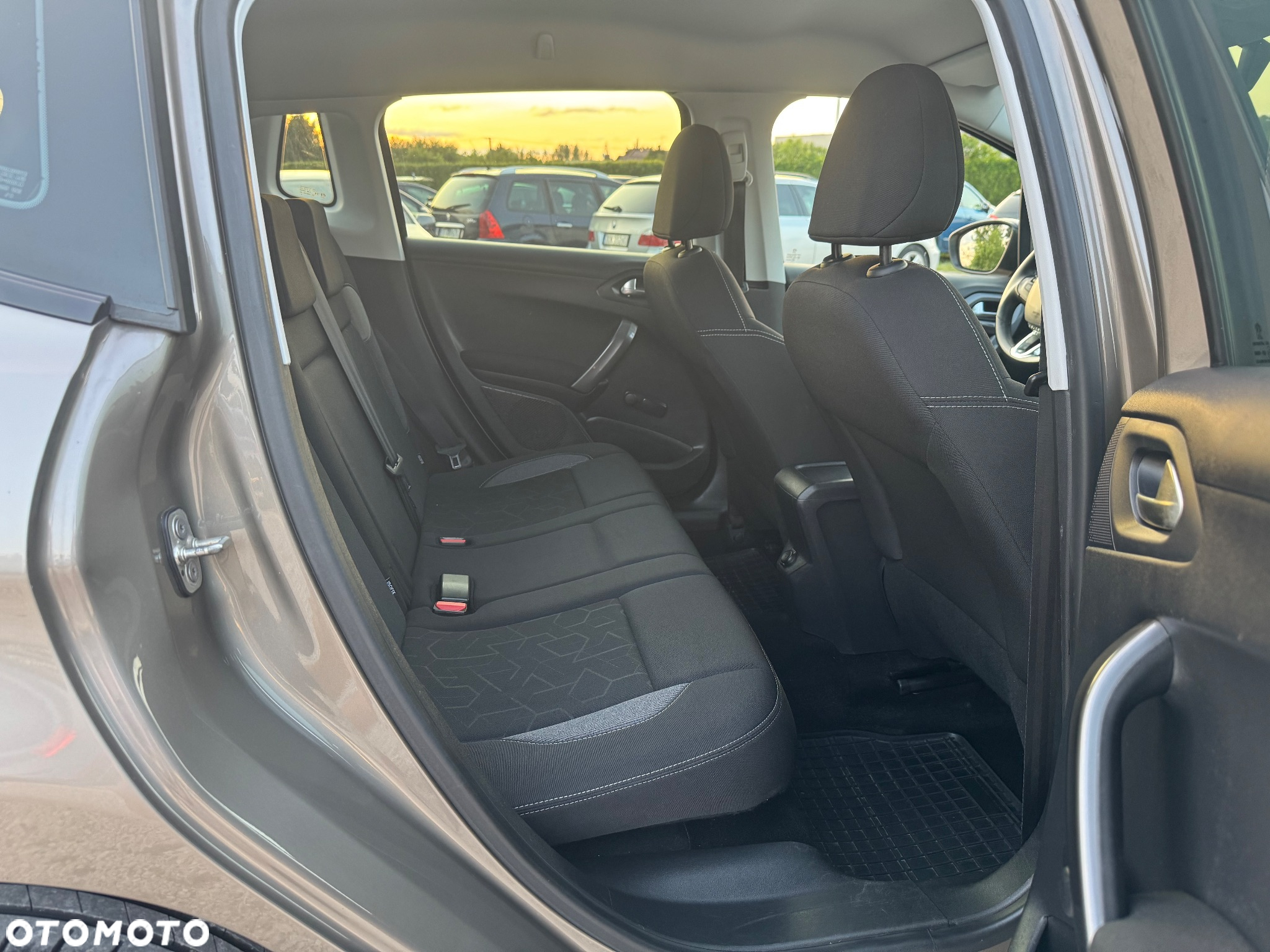Peugeot 2008 1.2 Pure Tech Active S&S - 16