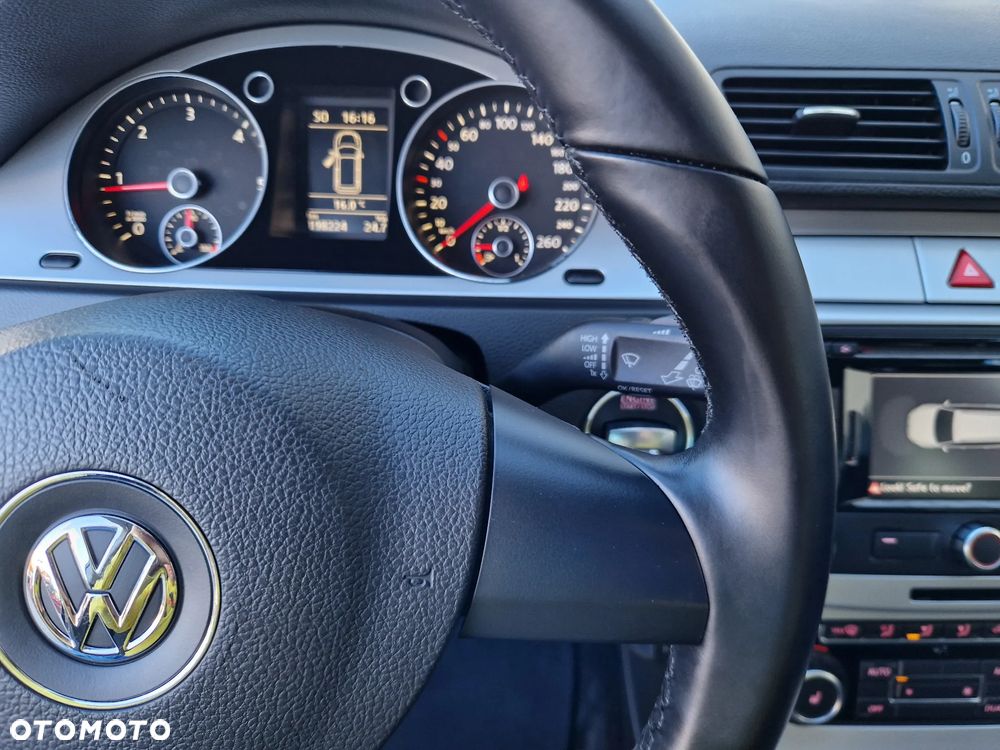 Volkswagen Passat Variant 2.0 Blue TDI DPF Comfortline - 9