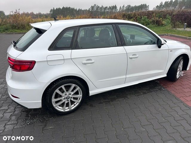Audi A3 Sportback 35 TFSI S tronic - 4