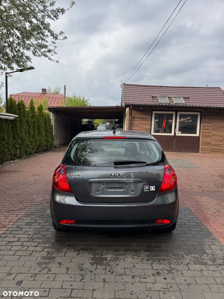 Kia Ceed - 5