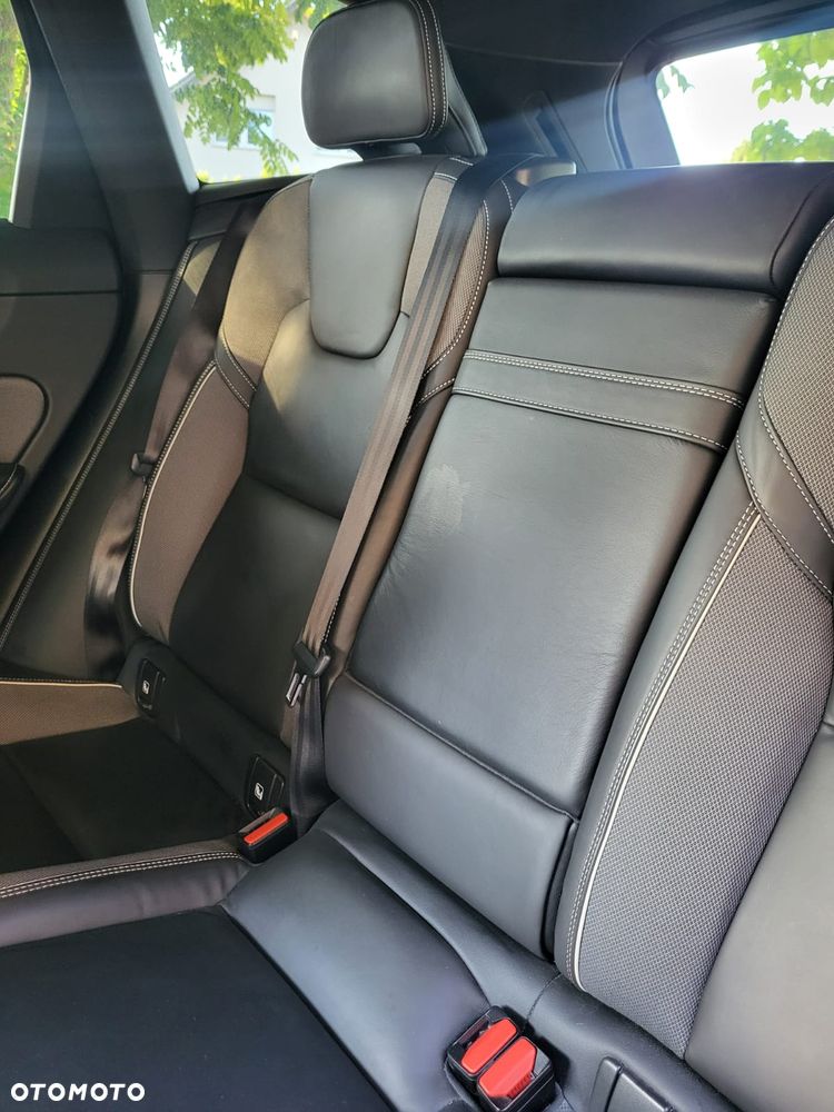 Volvo XC 60 D4 SCR R-Design - 16
