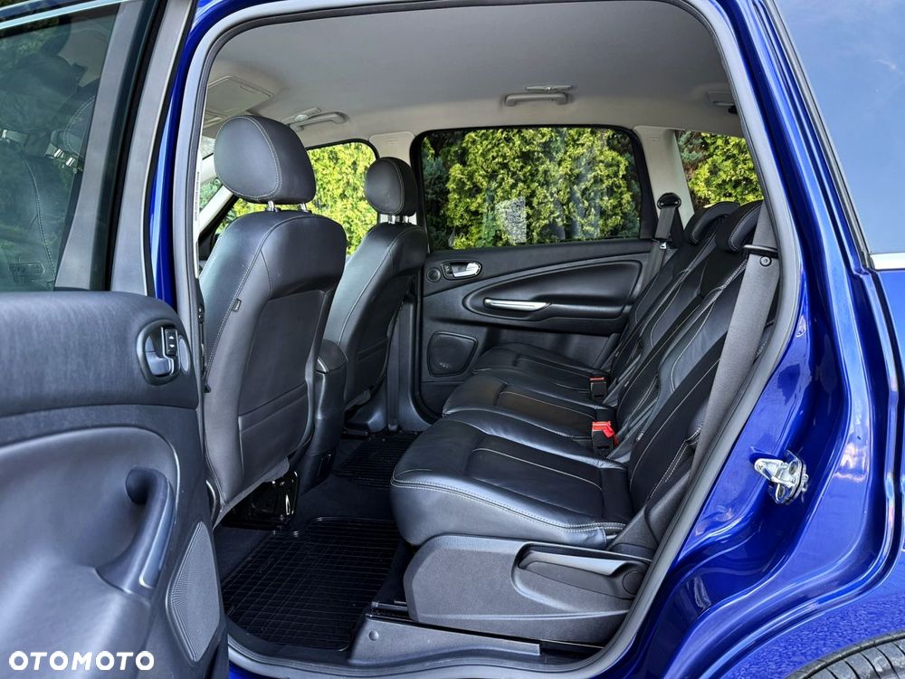Ford S-Max - 36