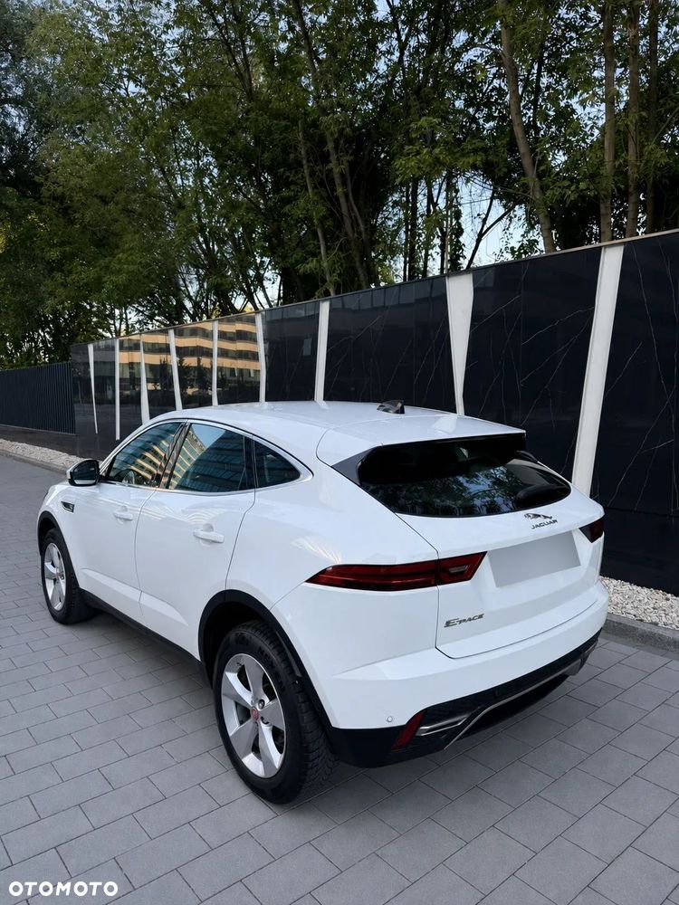 Jaguar E-Pace 1.5 P160 mHEV S - 3