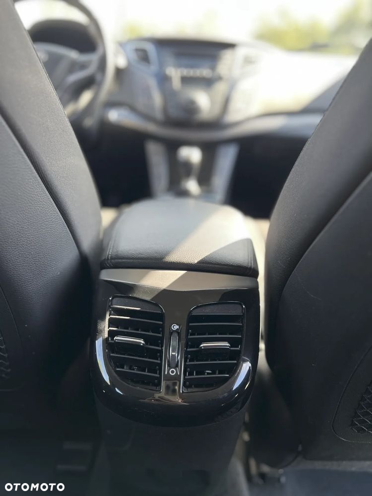 Hyundai i40 i40cw 1.7 CRDi Fifa World Cup Edition - 24