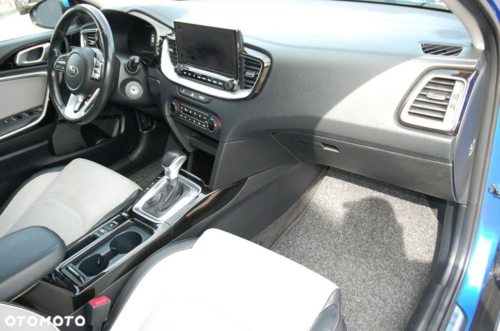 Kia XCeed - 24