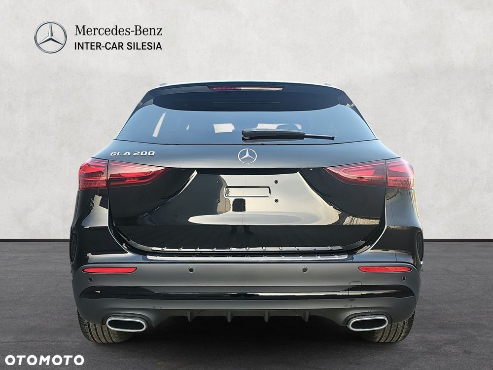 Mercedes-Benz GLA - 4