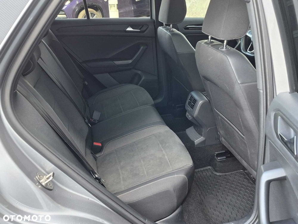 Volkswagen T-Roc - 13
