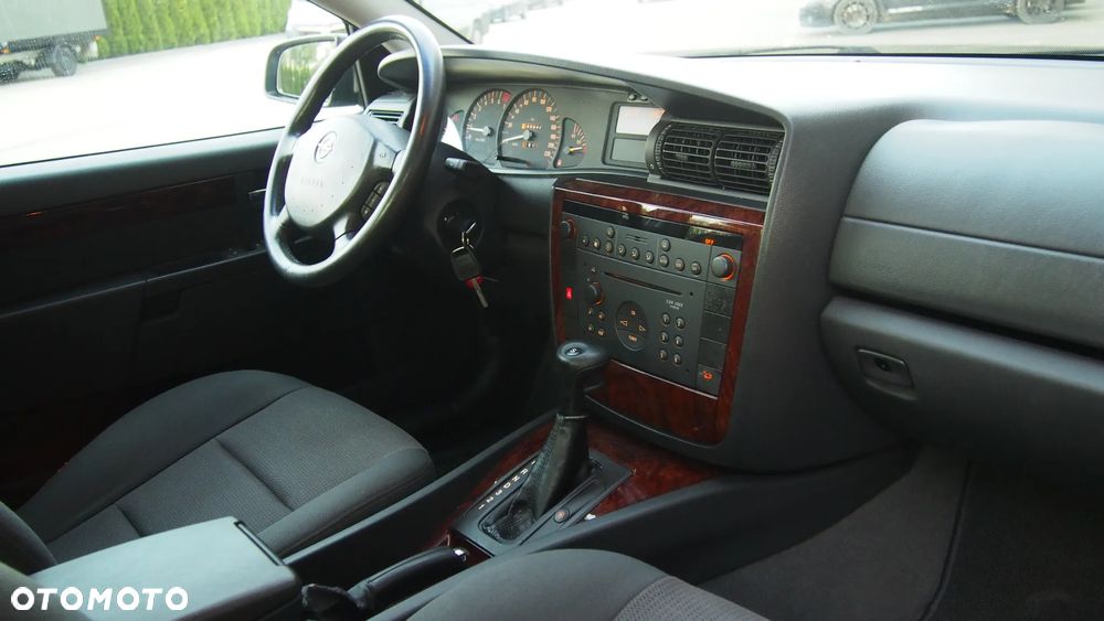 Opel Omega 2.2 Elegance - 19