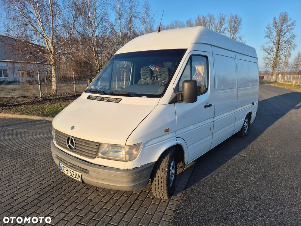 Mercedes-Benz Sprinter - 1