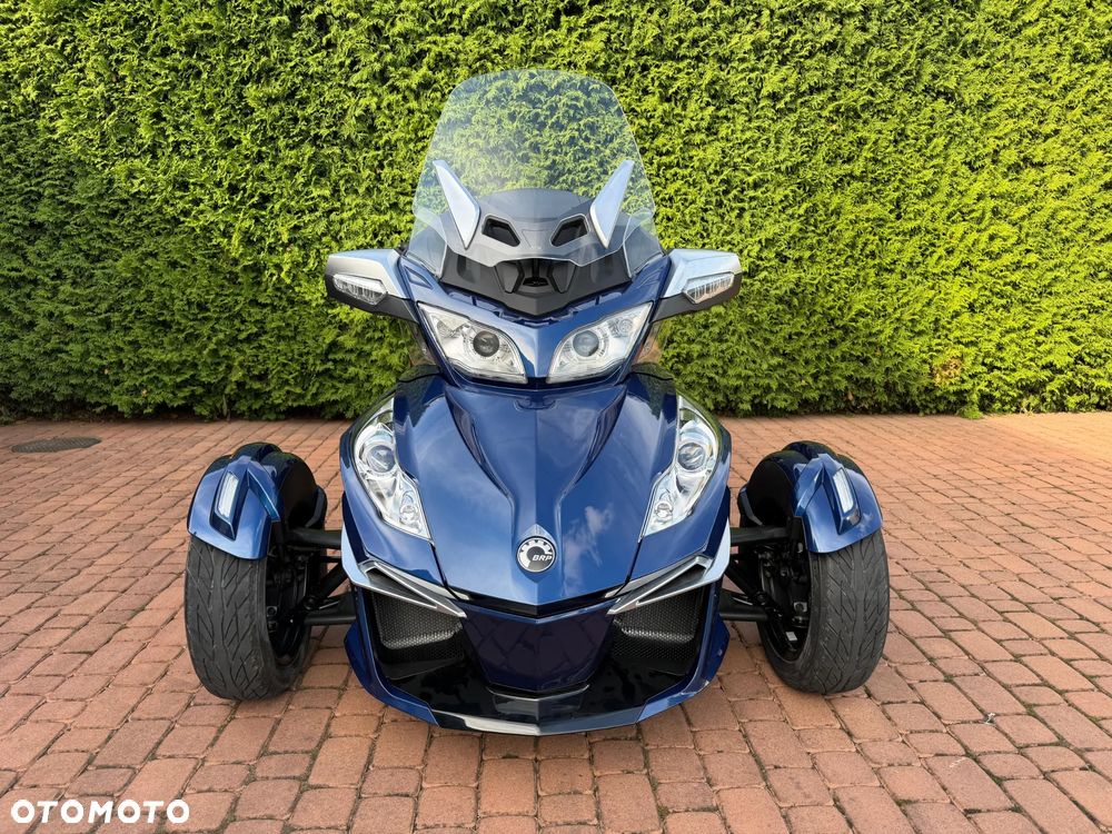 Can-Am Spyder - 2