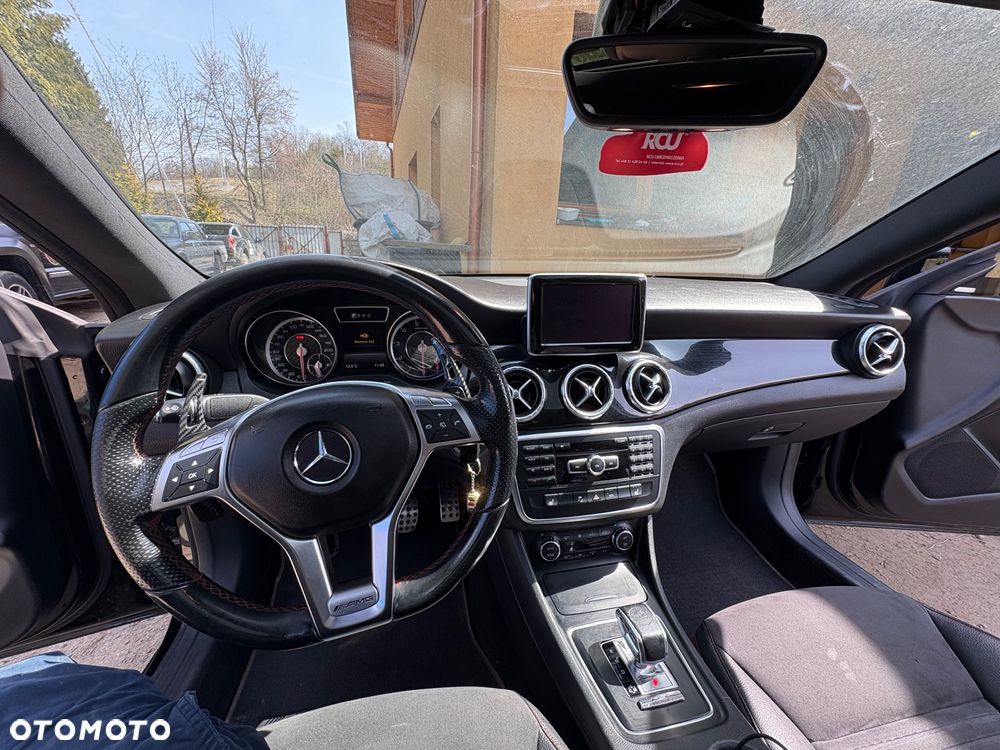 Mercedes-Benz CLA 45 AMG 4-Matic - 16
