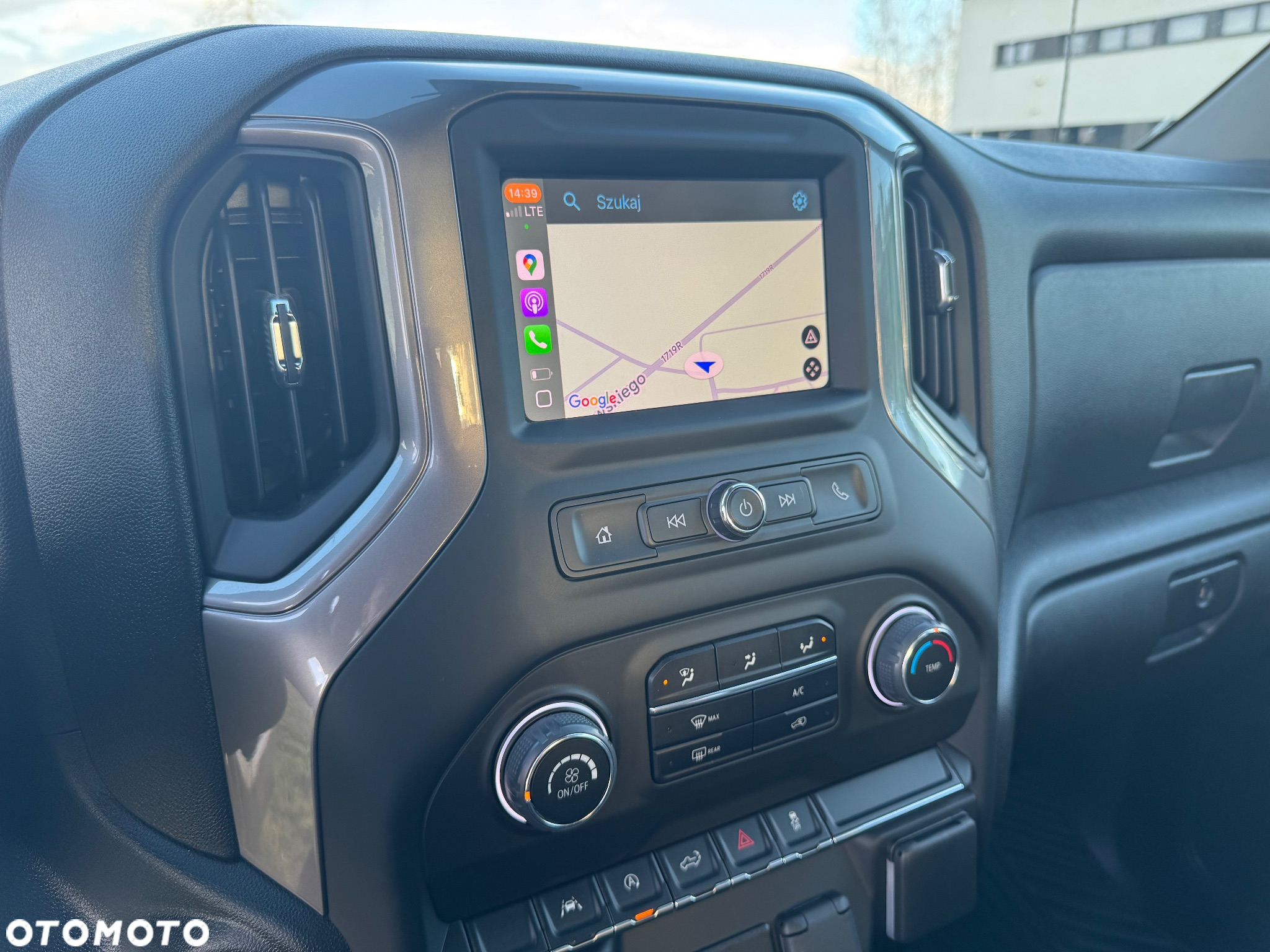 Chevrolet Silverado - 22