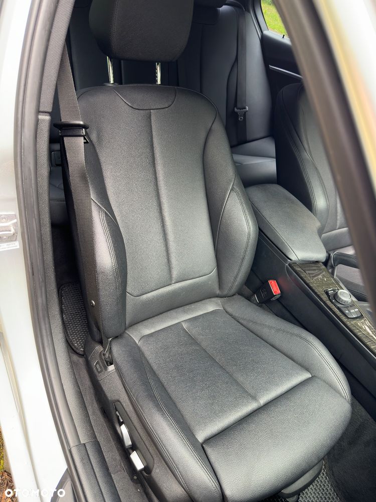 BMW Seria 3 330i Sport Line - 16