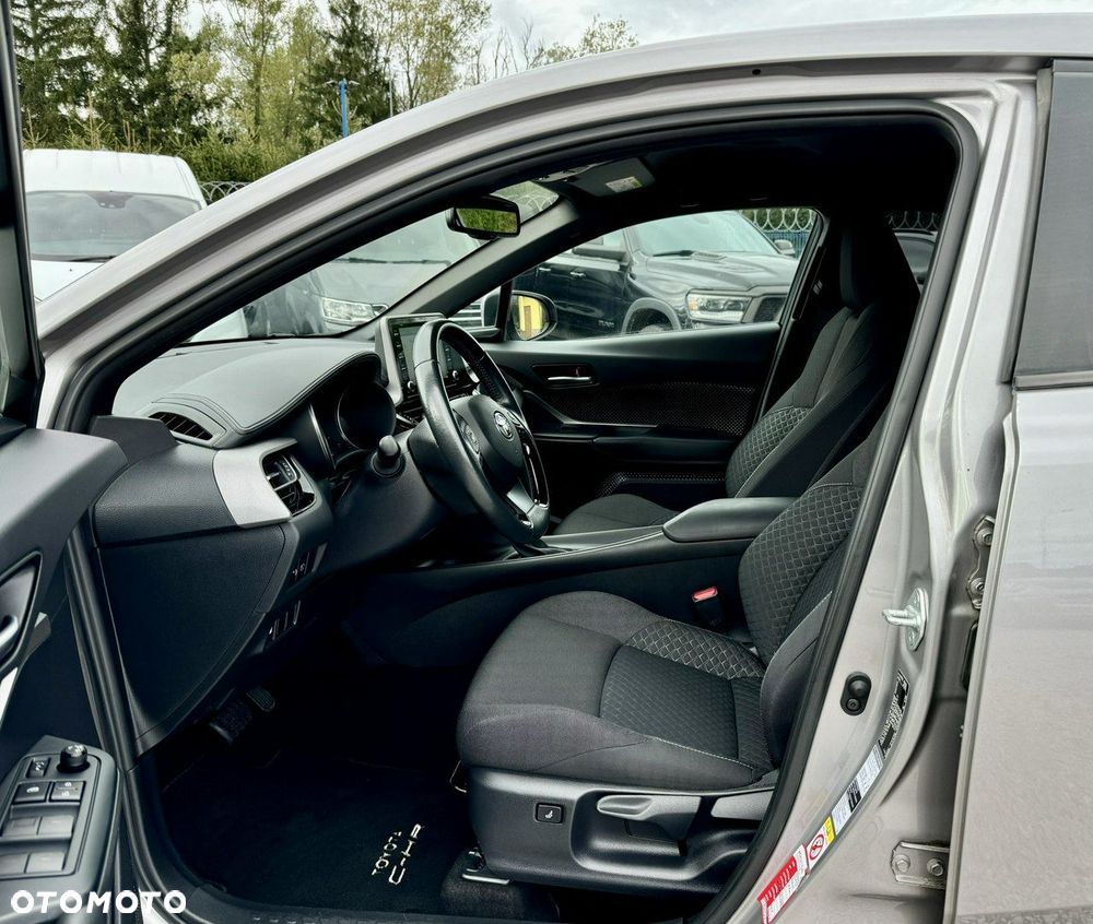 Toyota C-HR - 9