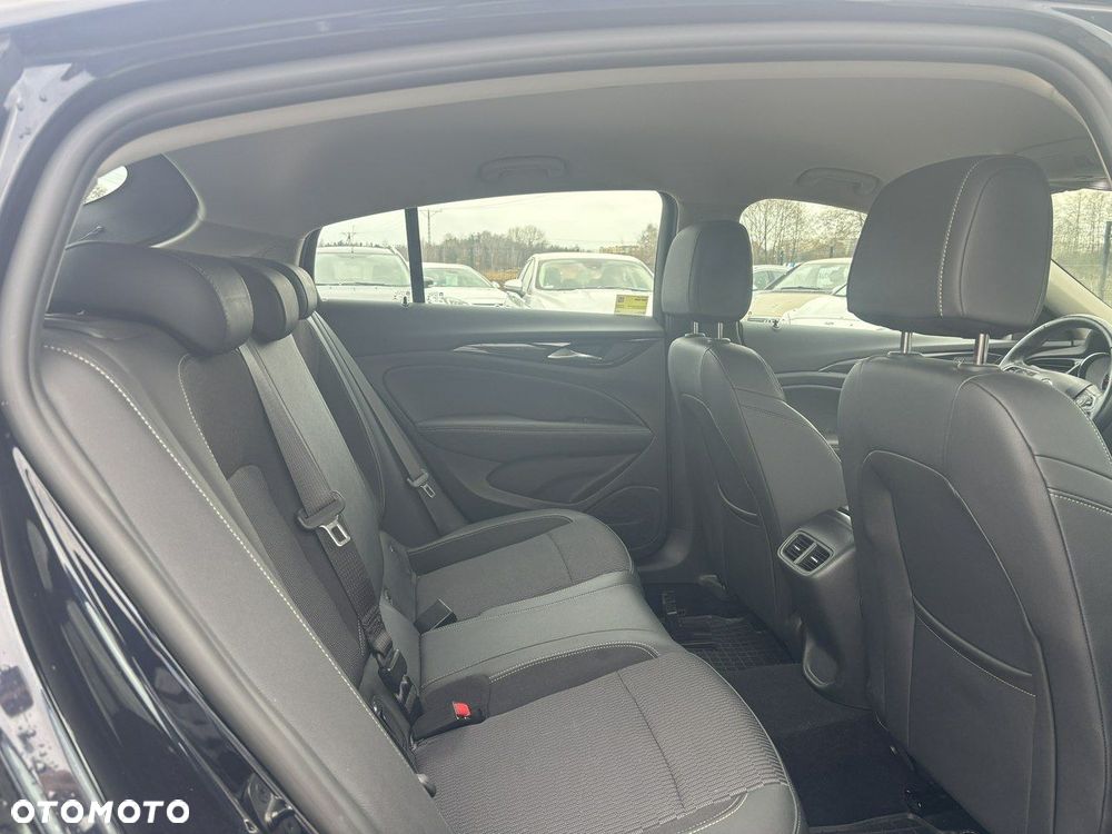 Opel Insignia - 35