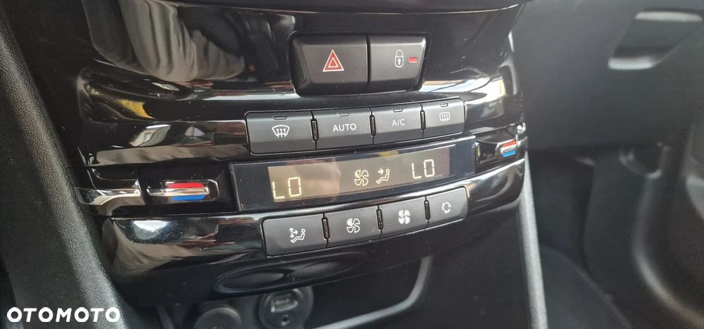 Peugeot 2008 - 21