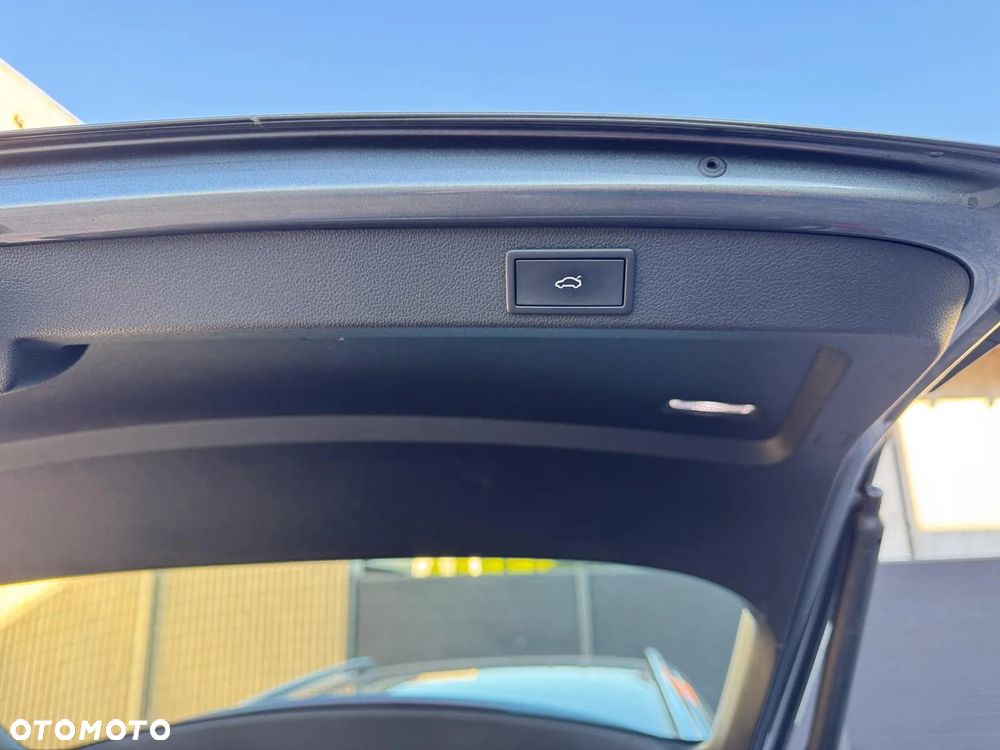 Skoda Superb 2.0 TDI SCR Ambition DSG - 9