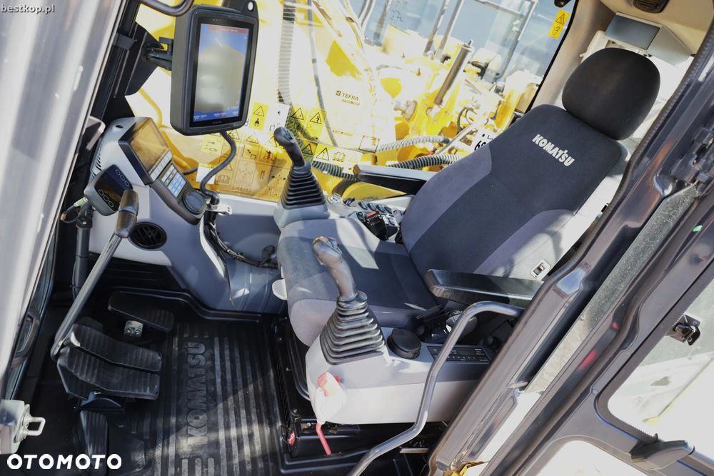 Komatsu PC210LC-11 - 19