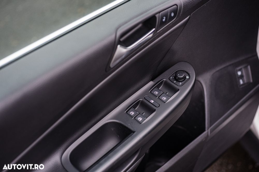 Volkswagen Passat Variant 2.0 TDI DPF Highline - 11