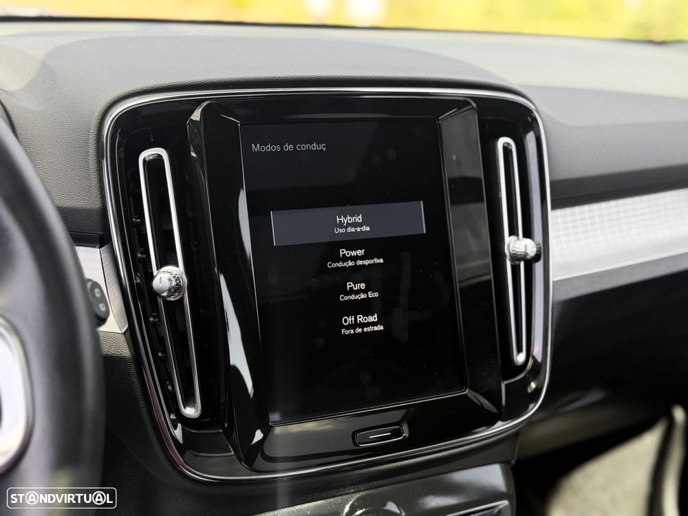 Volvo XC 40 1.5 T5 PHEV Momentum Plus - 28