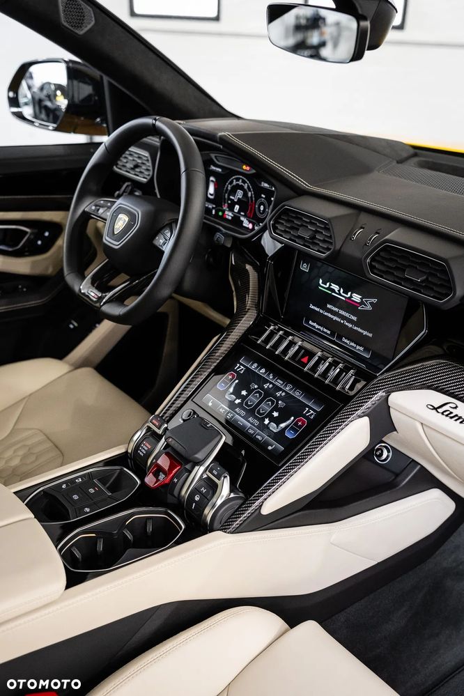 Lamborghini Urus - 29
