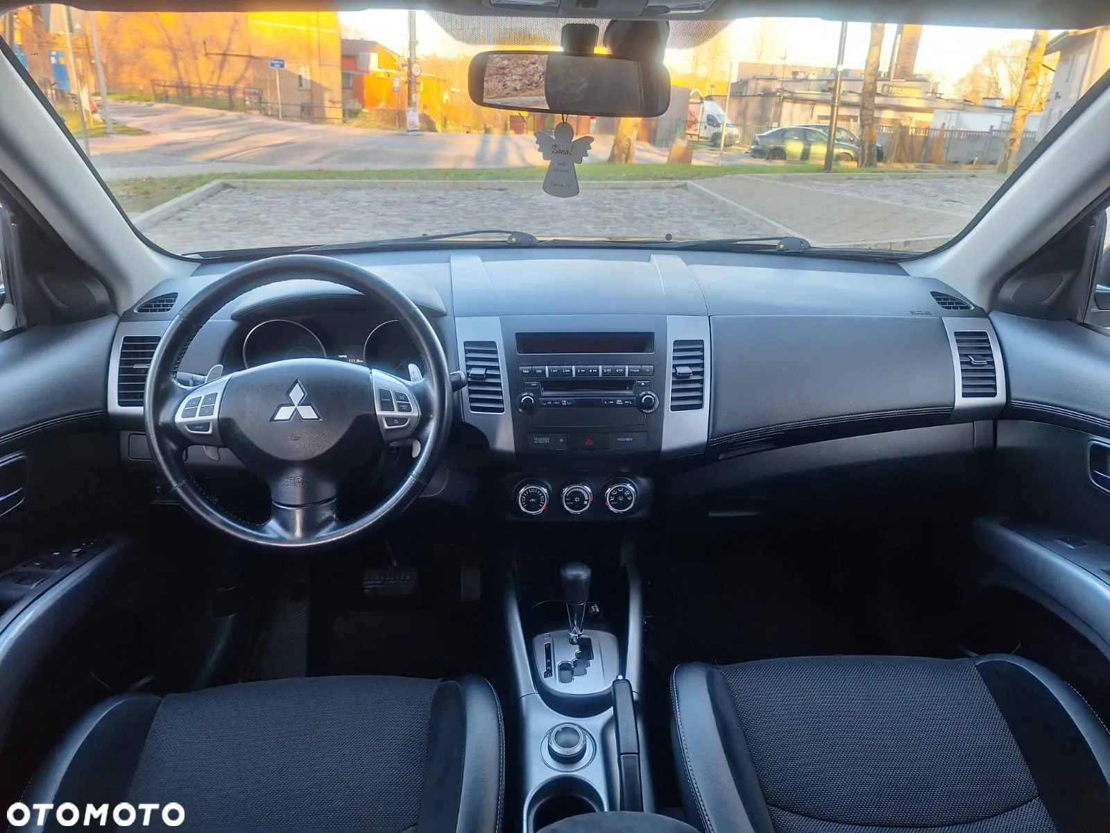 Mitsubishi Outlander 2.4 4WD CVT Instyle - 9