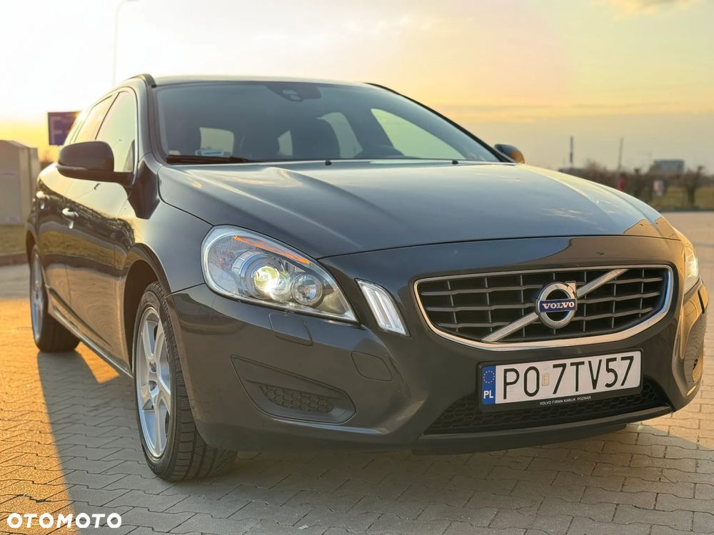 Volvo V60 D3 Geartronic Momentum - 36