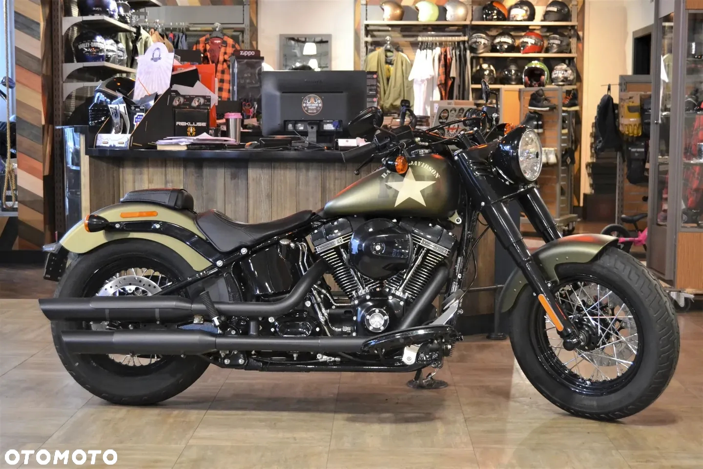 Harley-Davidson Softail Slim - 18