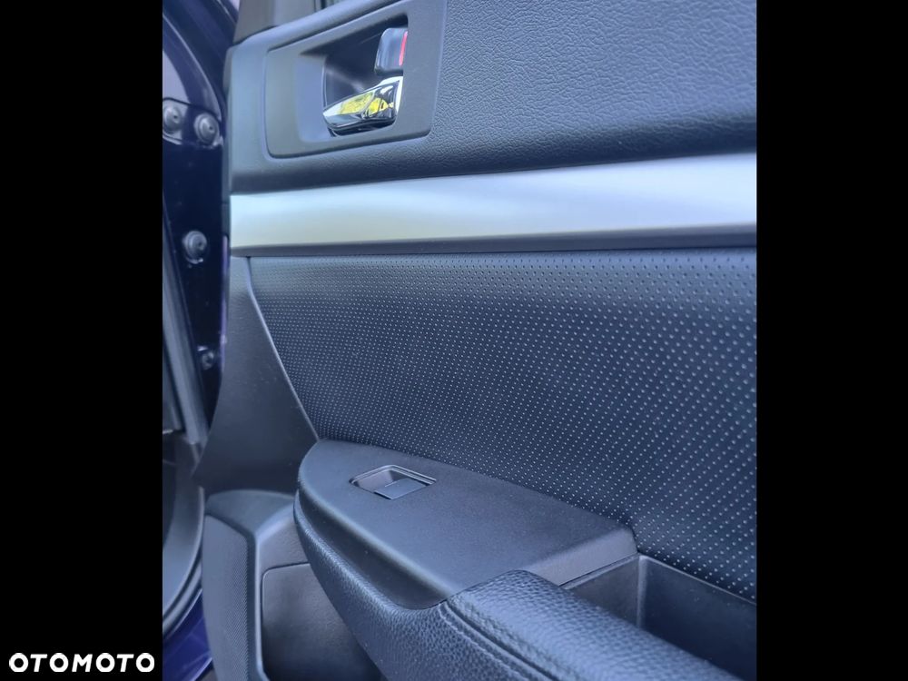 Subaru Legacy 2.0i Comfort Navi - 24