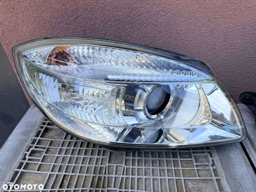 Lampa przednia SKODA FABIA II ROOMSTER SOCZEWKI KOMPLET EUROPA ORYGINALNE - 2
