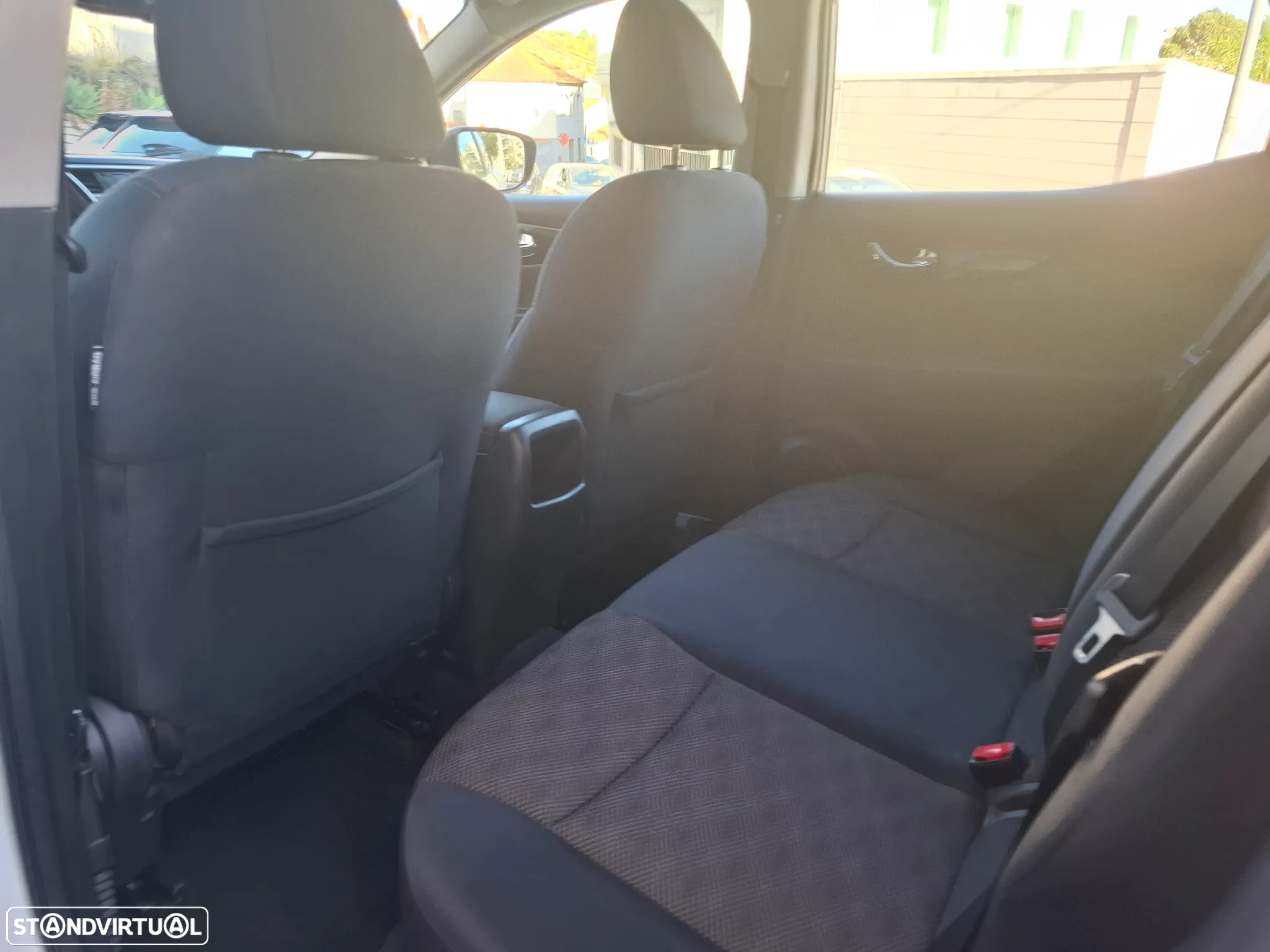 Nissan Qashqai 1.5 dCi N-Connecta - 27