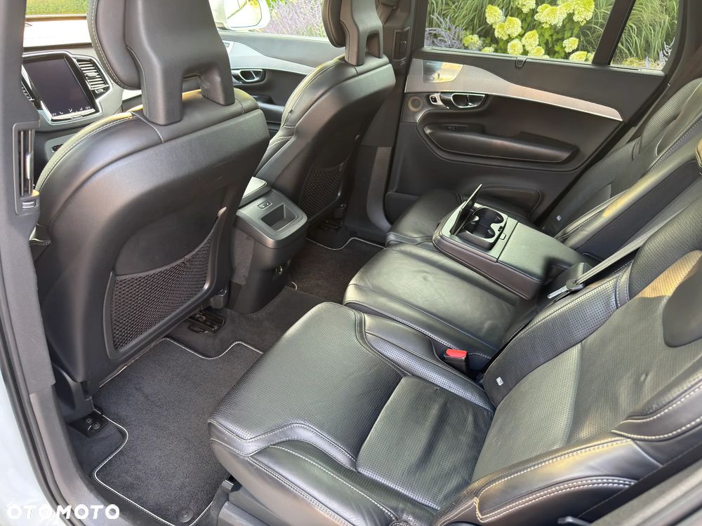 Volvo XC 90 D5 AWD Geartronic RDesign - 27