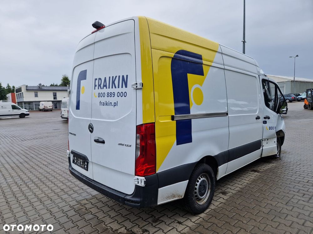 Mercedes-Benz Sprinter - 5