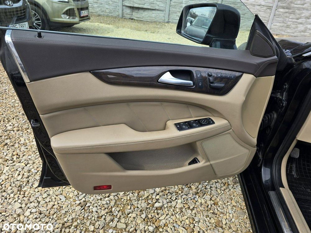 Mercedes-Benz CLS - 26