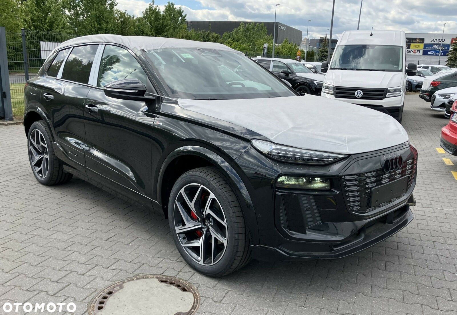Audi Q6 e-tron - 1