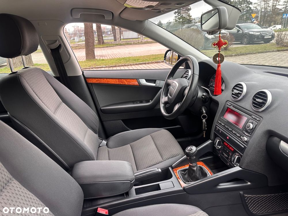 Audi A3 Sportback 2.0 TDI DPF quattro Ambiente - 30