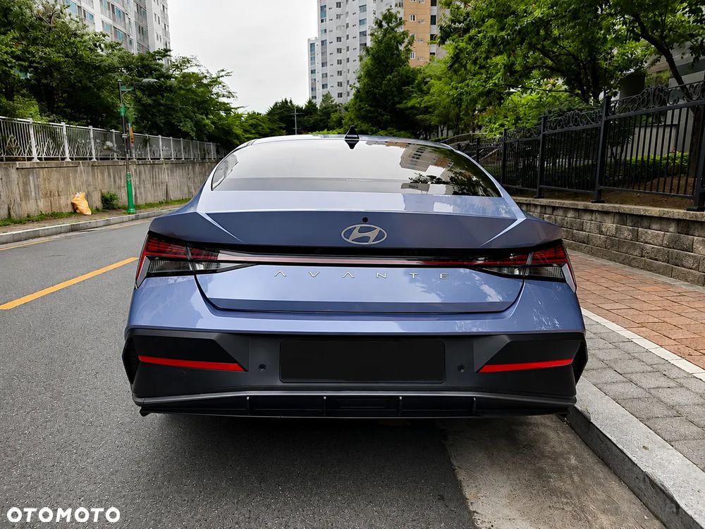 Hyundai Elantra - 5